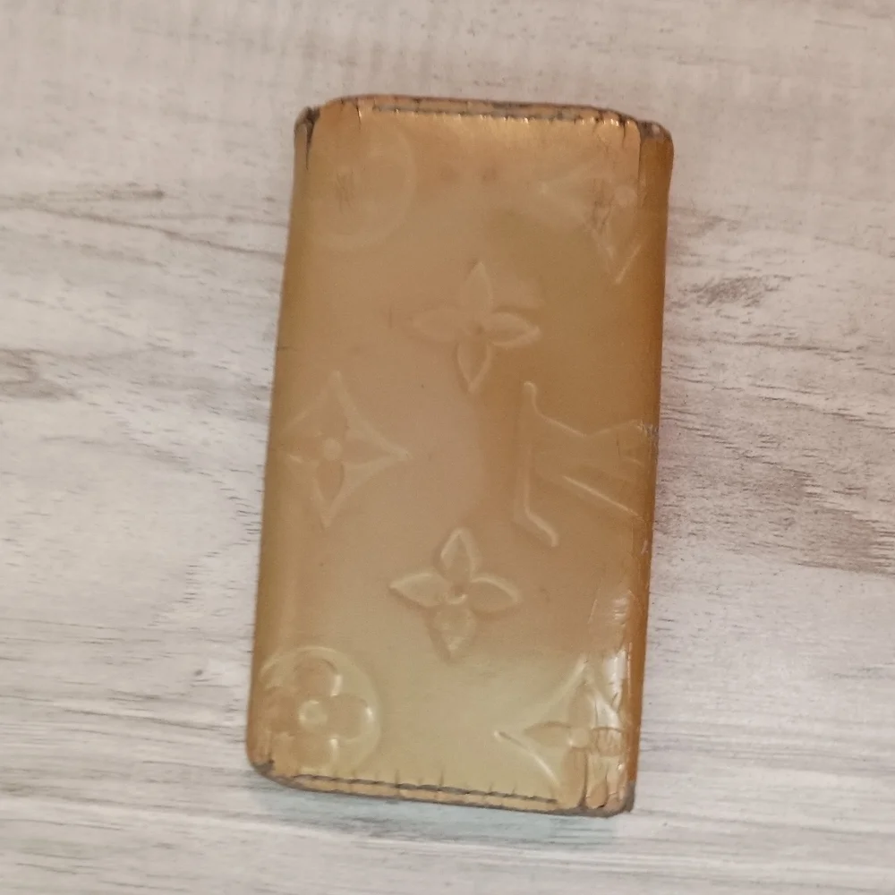 Authentic Louis Vuitton Key holder Key case Vernis Yellow Woman
